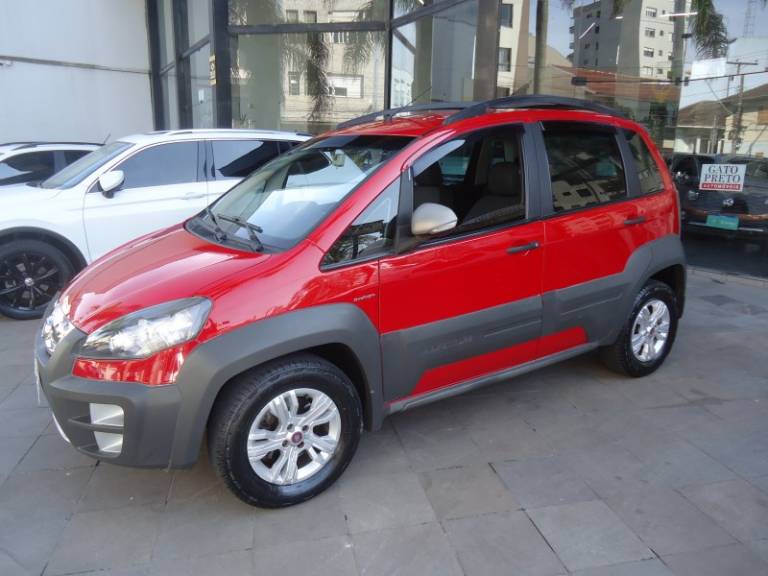 FIAT - IDEA - 2013/2014 - Vermelha - R$ 37.900,00