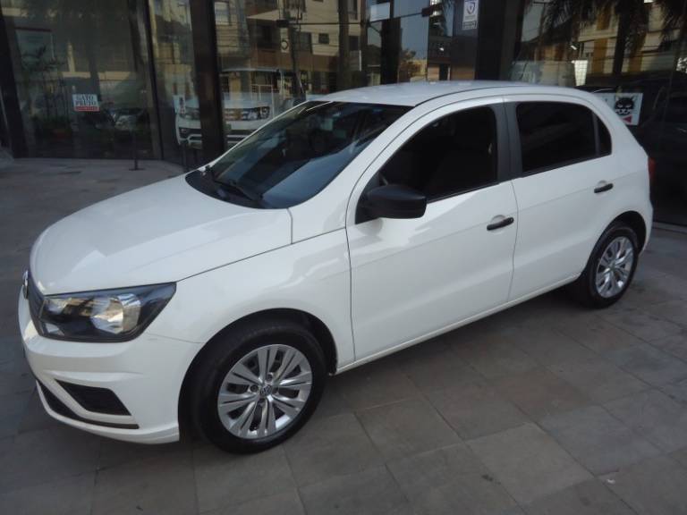 VOLKSWAGEN - GOL - 2021/2022 - Branca - R$ 57.900,00