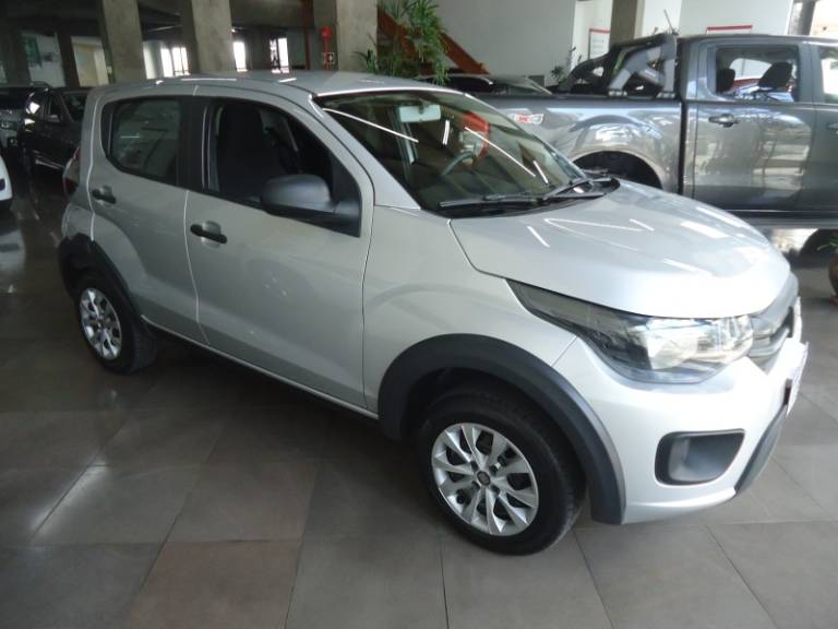 FIAT - MOBI - 2022/2023 - Prata - R$ 53.900,00