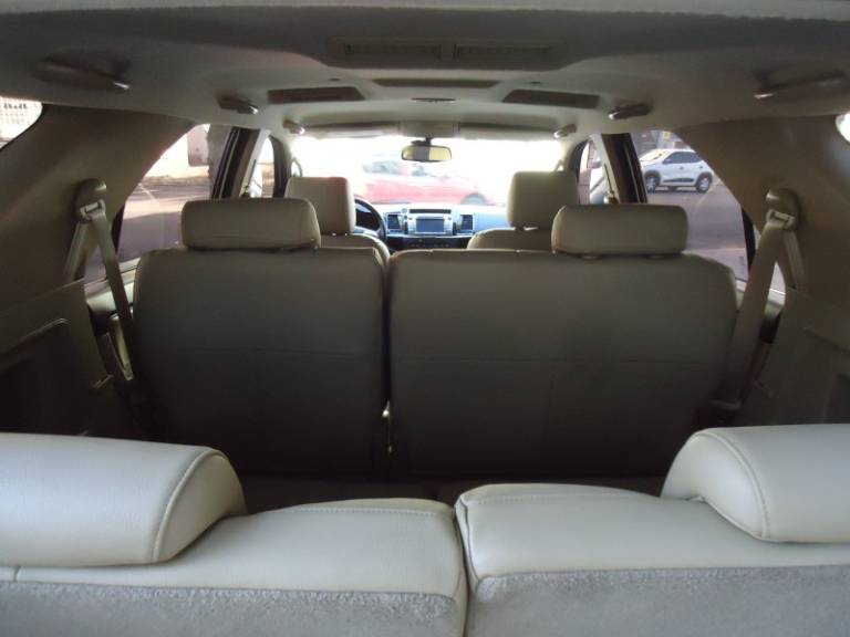 TOYOTA - HILUX SW4 - 2014/2014 - Branca - R$ 145.900,00