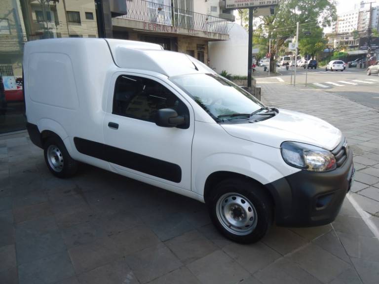 FIAT - FIORINO - 2022/2023 - Branca - R$ 89.900,00