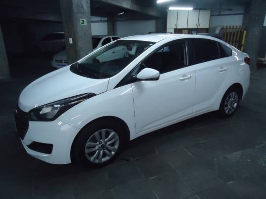 HYUNDAI - HB20S - 2017/2018 - Branca - R$ 54.900,00