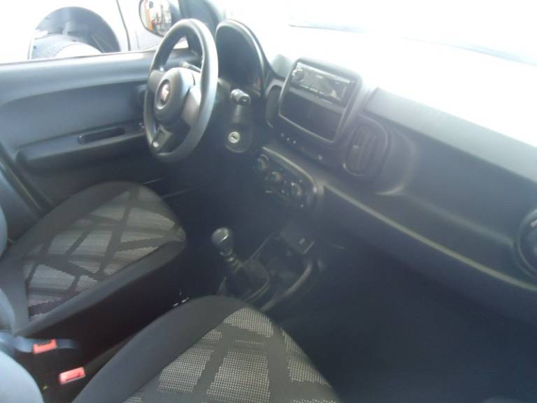 FIAT - MOBI - 2022/2023 - Prata - R$ 53.900,00