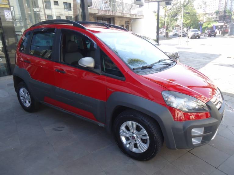 FIAT - IDEA - 2013/2014 - Vermelha - R$ 37.900,00