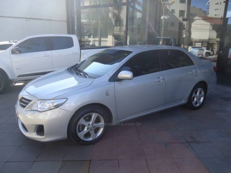 TOYOTA - COROLLA - 2012/2013 - Prata - R$ 59.900,00