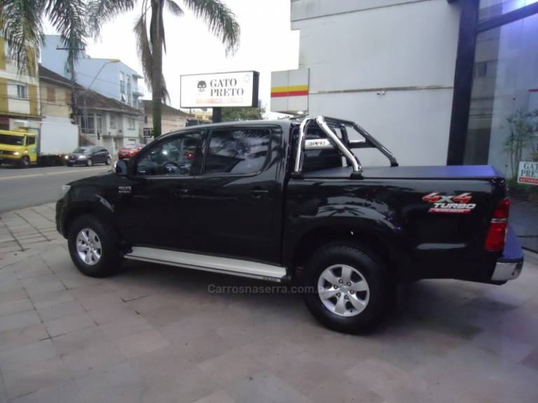 TOYOTA - HILUX - 2013/2013 - Preta - R$ 135.900,00