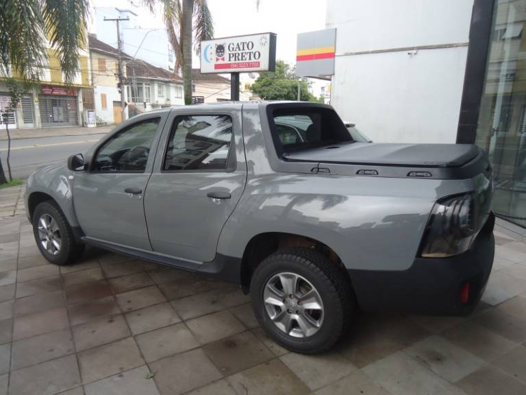 RENAULT - OROCH - 2022/2023 - Cinza - R$ 91.900,00