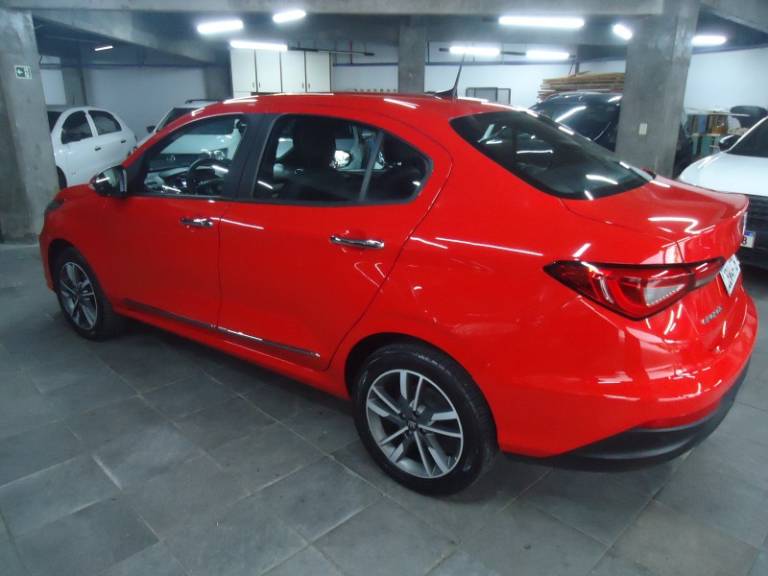 FIAT - CRONOS - 2022/2023 - Vermelha - R$ 92.900,00