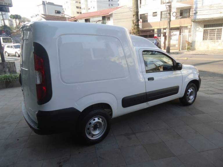 FIAT - FIORINO - 2022/2023 - Branca - R$ 89.900,00