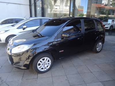 FORD - FIESTA - 2012/2013 - Preta - R$ 33.900,00