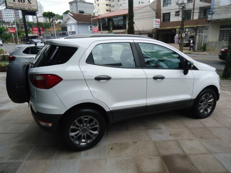 FORD - ECOSPORT - 2017/2017 - Branca - R$ 58.900,00
