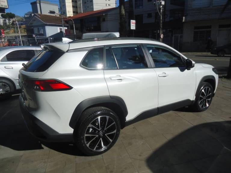 TOYOTA - COROLLA - 2025/2026 - Branca - R$ 189.900,00