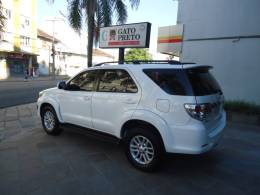 TOYOTA - HILUX SW4 - 2014/2014 - Branca - R$ 145.900,00