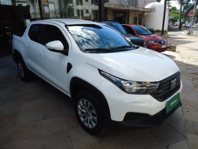 FIAT - STRADA - 2024/2025 - Branca - R$ 112.900,00