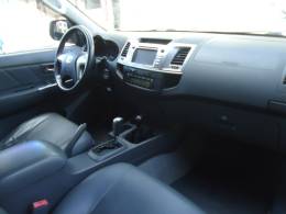 TOYOTA - HILUX - 2014/2015 - Branca - R$ 125.900,00