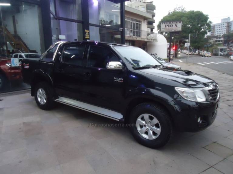 TOYOTA - HILUX - 2013/2013 - Preta - R$ 135.900,00