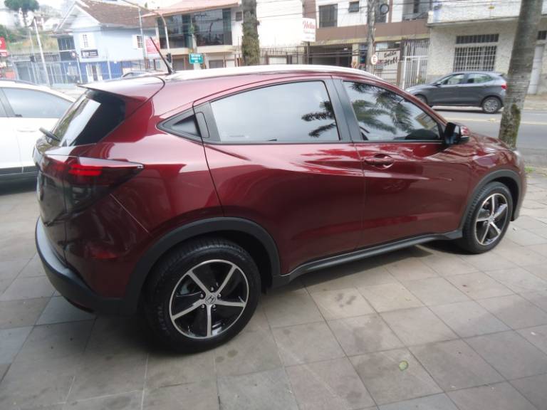HONDA - HR-V - 2018/2019 - Vermelha - R$ 105.900,00