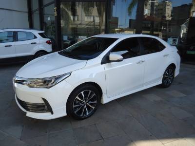TOYOTA - COROLLA - 2017/2018 - Branca - R$ 104.900,00