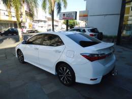 TOYOTA - COROLLA - 2017/2018 - Branca - R$ 104.900,00