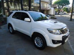 TOYOTA - HILUX SW4 - 2014/2014 - Branca - R$ 145.900,00