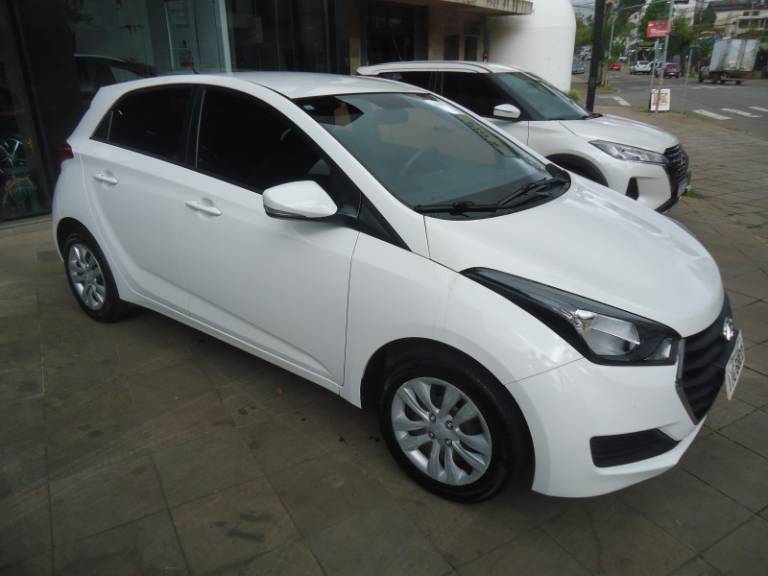 HYUNDAI - HB20 - 2017/2018 - Branca - R$ 52.900,00