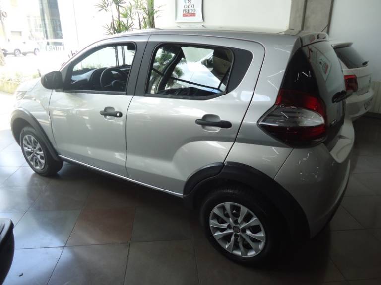 FIAT - MOBI - 2022/2023 - Prata - R$ 53.900,00