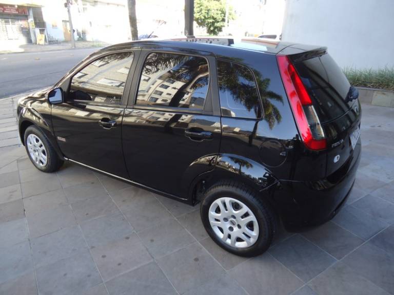 FORD - FIESTA - 2012/2013 - Preta - R$ 34.900,00
