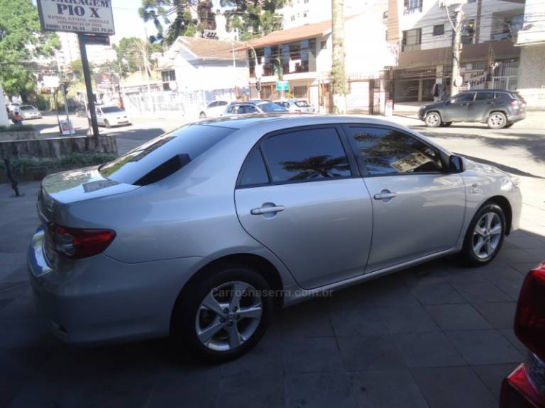 TOYOTA - COROLLA - 2012/2013 - Prata - R$ 59.900,00