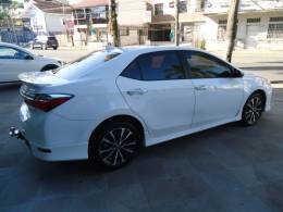 TOYOTA - COROLLA - 2017/2018 - Branca - R$ 104.900,00