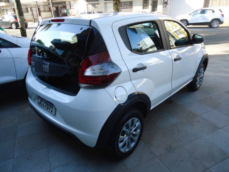 FIAT - MOBI - 2023/2024 - Branca - R$ 56.900,00