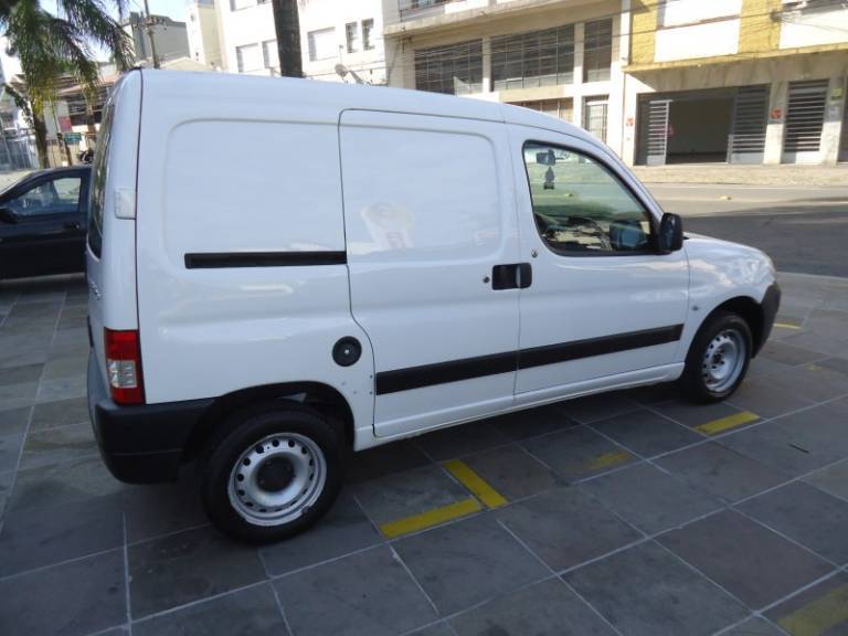 CITROËN - BERLINGO - 2018/2019 - Branca - R$ 49.500,00
