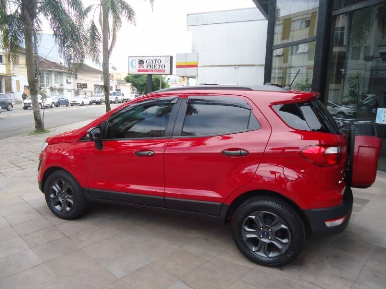 FORD - ECOSPORT - 2018/2019 - Vermelha - R$ 71.900,00